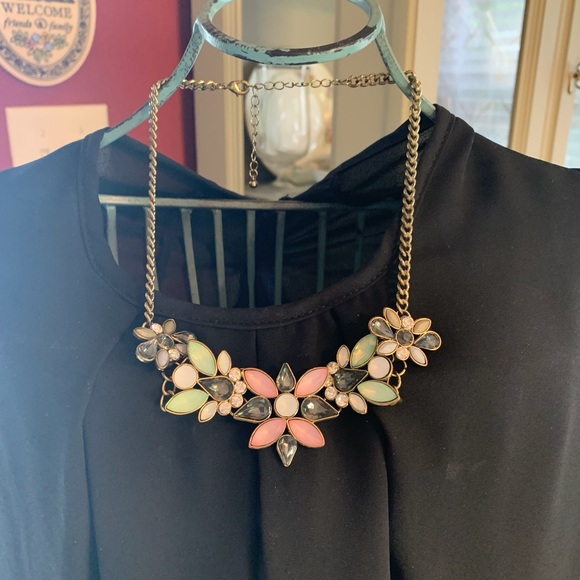 Floral Statement Necklace - Picture 2 of 2